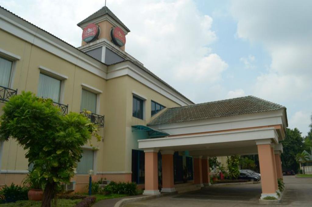 Townhouse Oak Hotel Grand Cikarang Exterior foto