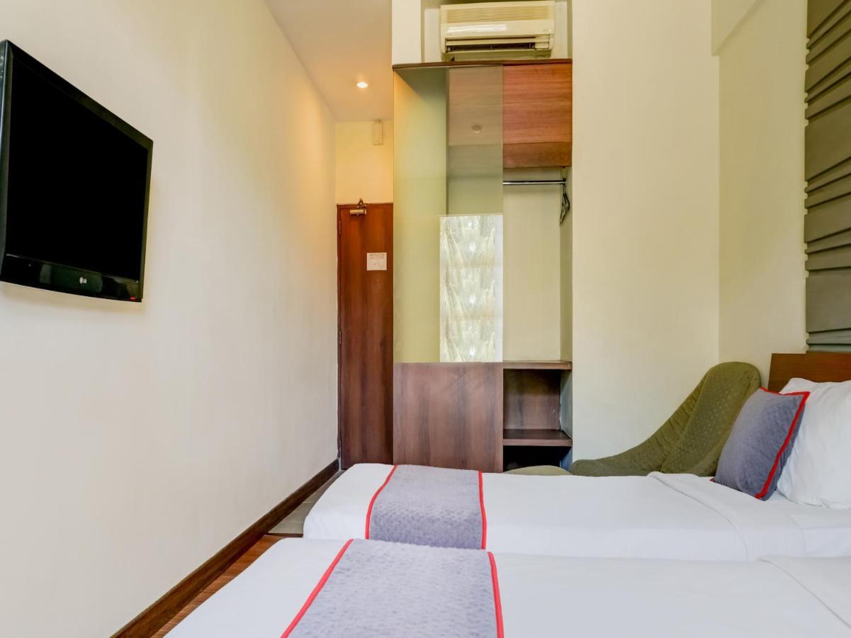 Townhouse Oak Hotel Grand Cikarang Exterior foto