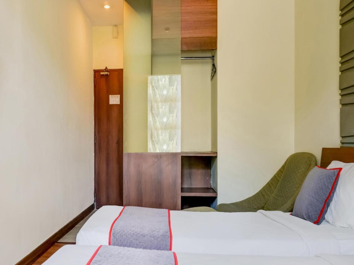 Townhouse Oak Hotel Grand Cikarang Exterior foto